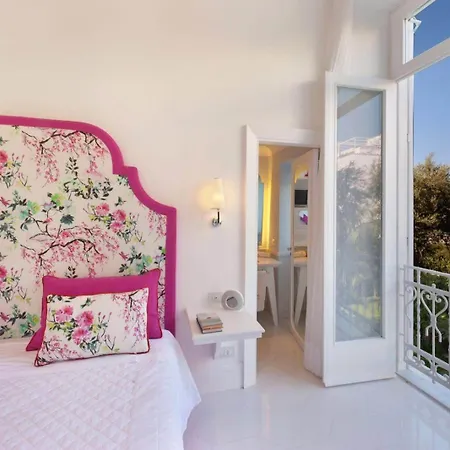 Selene By My Collection ヴィラ ソレント